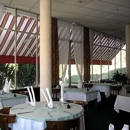 Hotel Logis Terrasse Lisieux