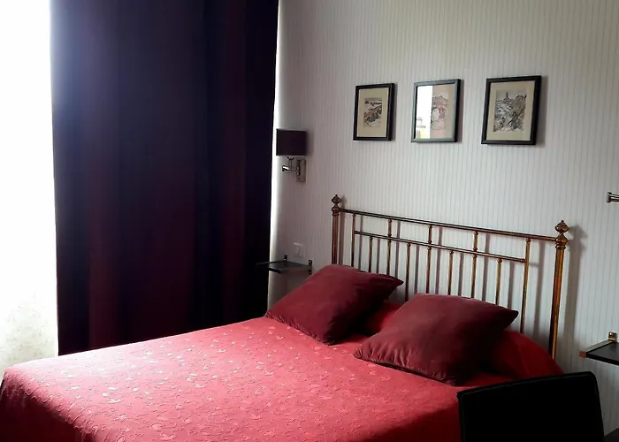 Logis Terrasse Hotel Lisieux