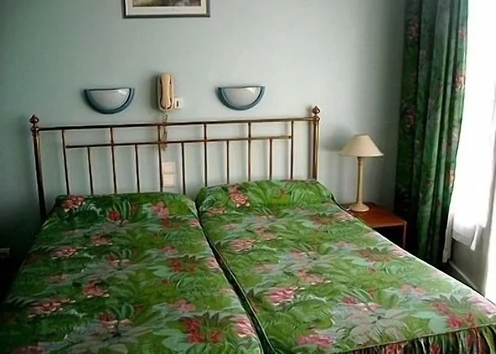 Logis Terrasse ホテル リジュー