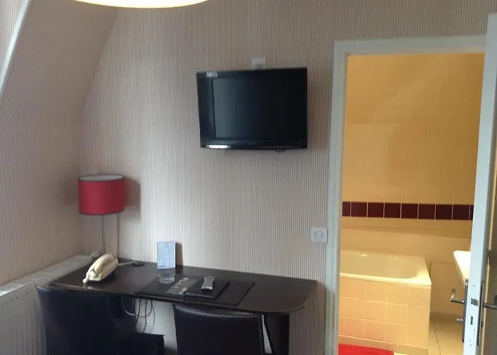 Logis Terrasse Hotel 2*